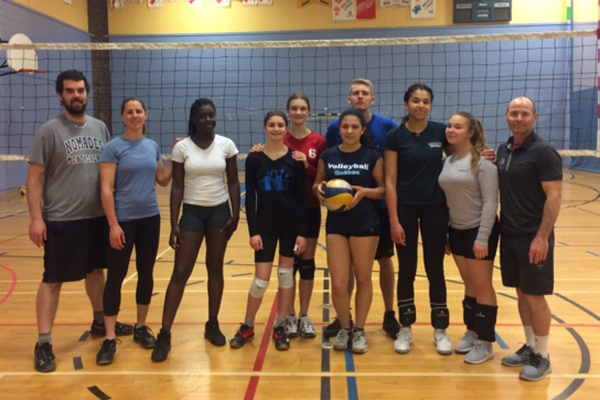 Annie Martin Et Vincent Larivée Ont Visité Le Programme Sport-études De La Polyvalente Georges-Vanier à Laval.