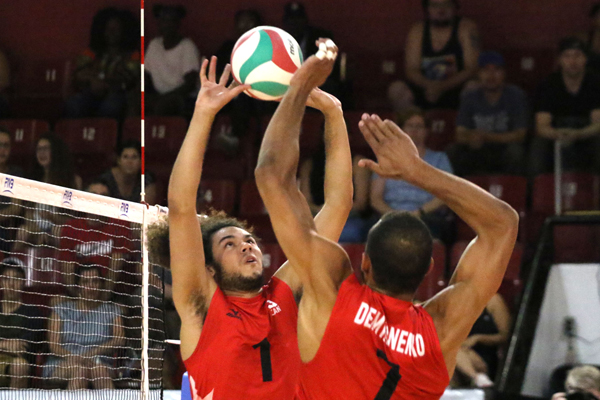 Gabriel Chancy Passe Le Ballon à La Coupe Panaméricaine Disputée à Gatineau.
Photo FIVB