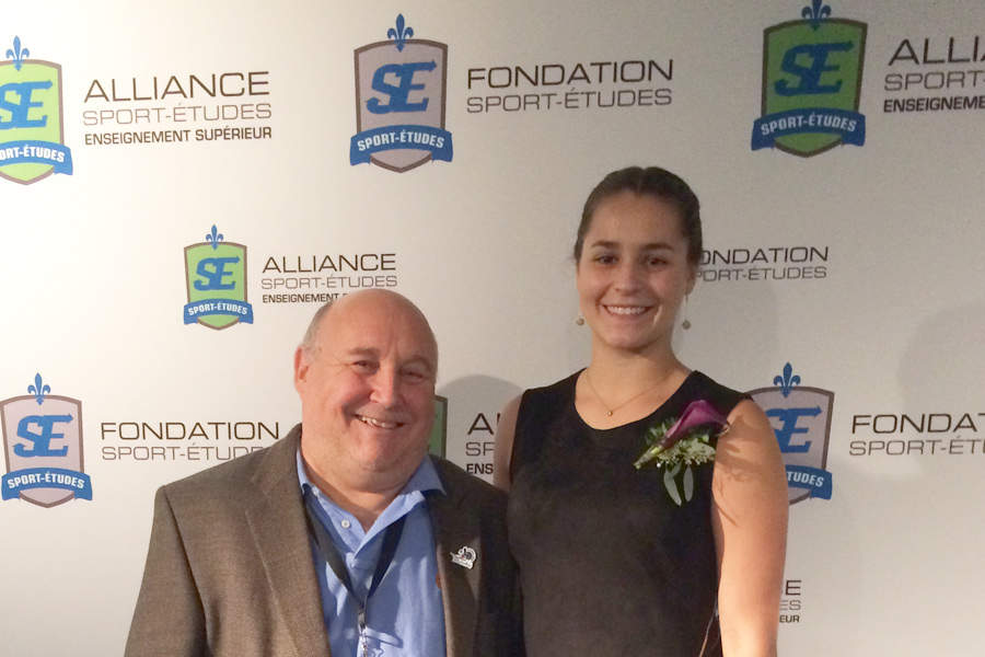 Sylvain Loiseau, Entraineur-chef / Conseiller Technique à Volleyball Québec, Et Florence Viens.
