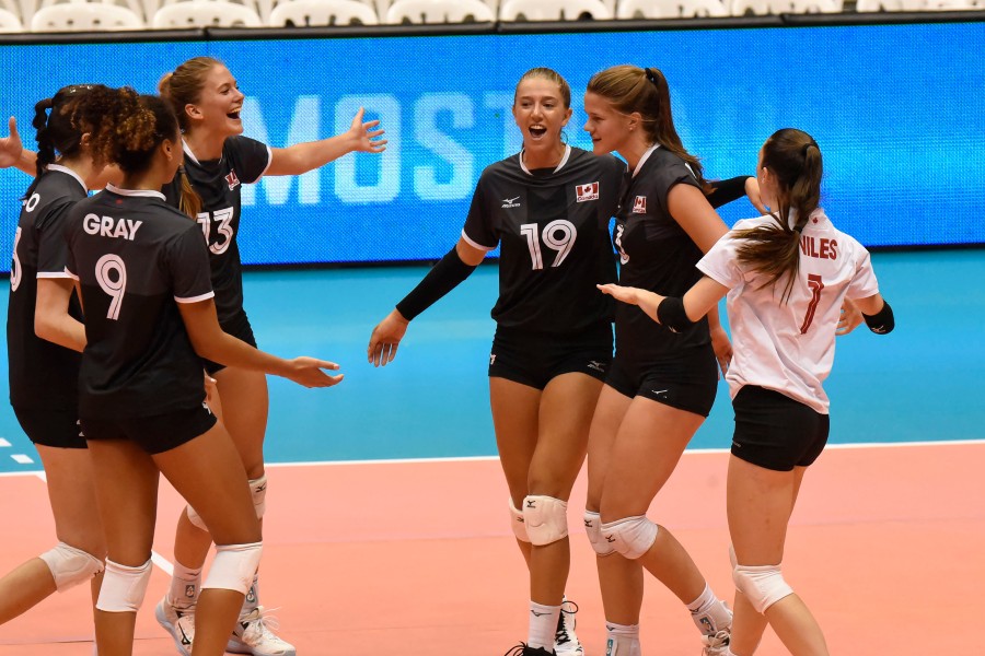 Marie-Alex Bélanger Et Les Canadiennes Toujours Parfaites à Porto Rico