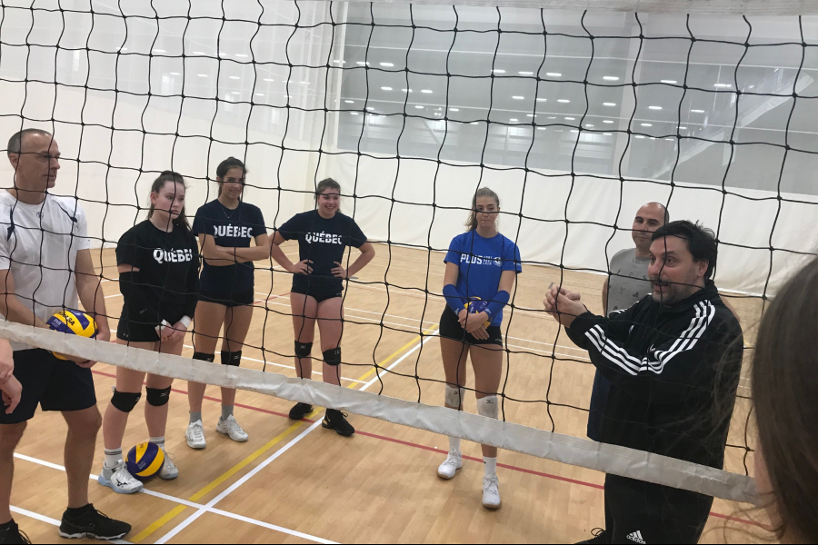 Visite De Marie-Alex Bélanger Et Entrainement Réalisé Par Olivier Trudel, Entraineur Des Carabins De L’Université De Montréal.