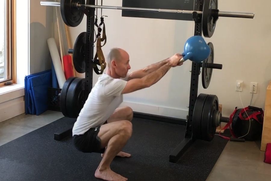 Le Kettlebell Swing Squat