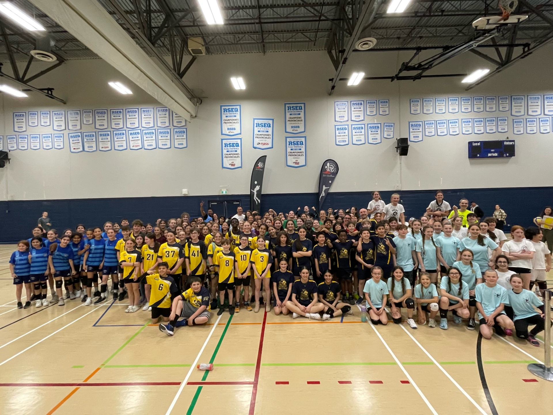 27 équipes Participent Au Festival De Minivolley à Trois échanges De Volleyball Québec !